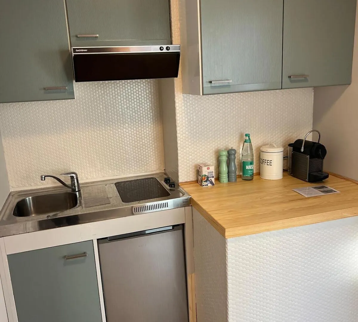 Bahnhof Und Buergerpark In Wenigen Minuten - Moebliertes Apartment Mit Toller Lage Bremen