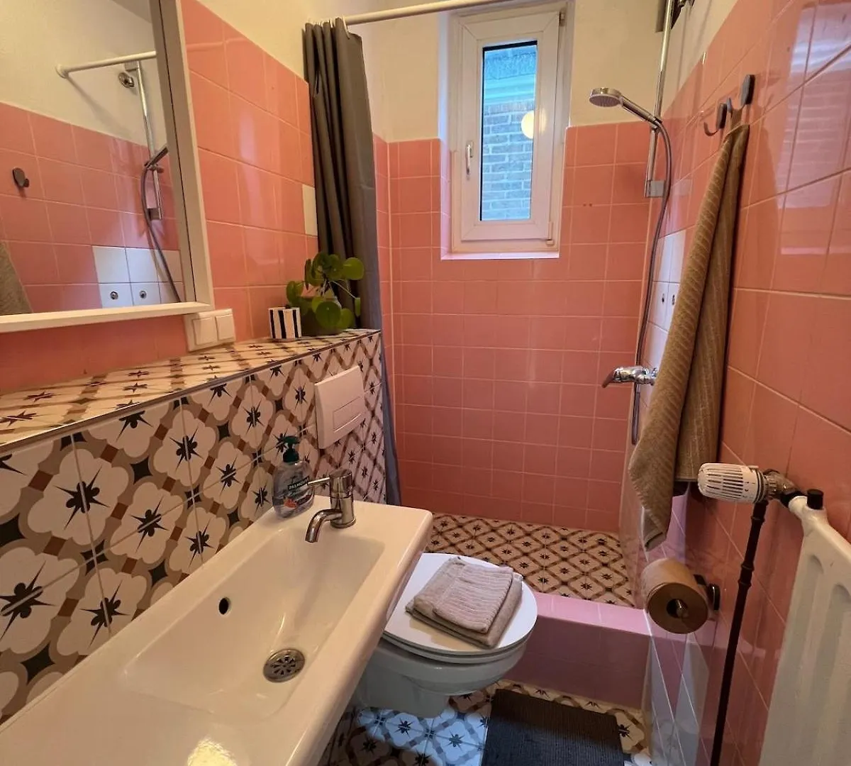 Bahnhof Und Buergerpark In Wenigen Minuten - Moebliertes Apartment Mit Toller Lage Bremen